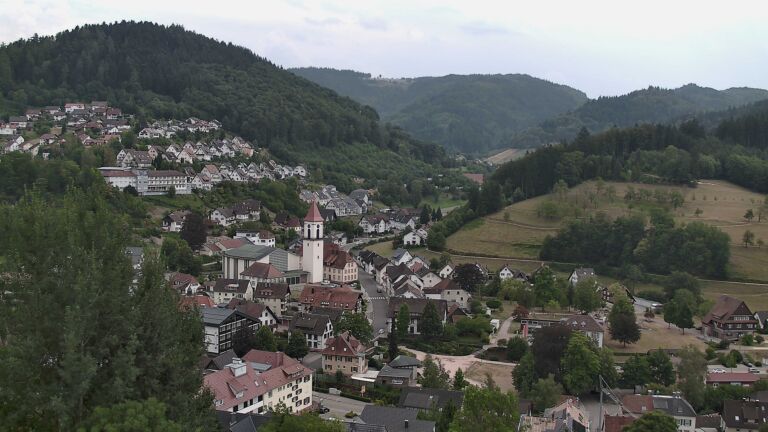 Dieses Bild zeigt eine Webcam-Aufnahme von Ottenhöfen, aufgenommen am Freitag, den 31.07.2026 um 15:20 Uhr