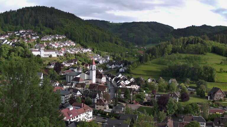 Dieses Bild zeigt eine Webcam-Aufnahme von Ottenhöfen, aufgenommen am Donnerstag, den 14.05.2026 um 19:00 Uhr