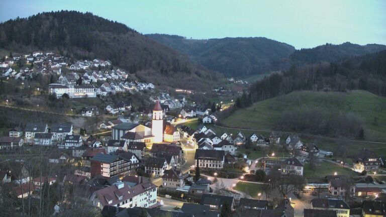 Dieses Bild zeigt eine Webcam-Aufnahme von Ottenhöfen, aufgenommen am Dienstag, den 24.03.2026 um 19:10 Uhr