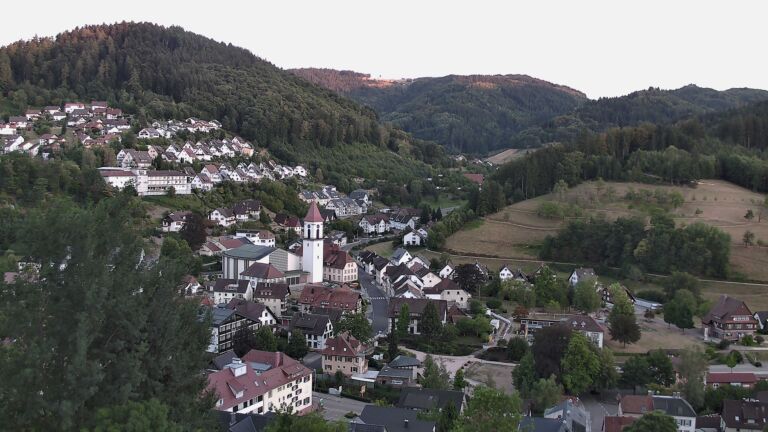 Dieses Bild zeigt eine Webcam-Aufnahme von Ottenhöfen, aufgenommen am Mittwoch, den 12.08.2026 um 20:30 Uhr
