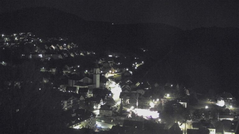 Dieses Bild zeigt eine Webcam-Aufnahme von Ottenhöfen, aufgenommen am Sonntag, den 21.06.2026 um 00:00 Uhr