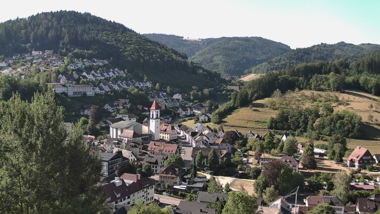 Dieses Bild zeigt eine Webcam-Aufnahme von Ottenhöfen, aufgenommen am Dienstag, den 28.07.2026 um 09:10 Uhr