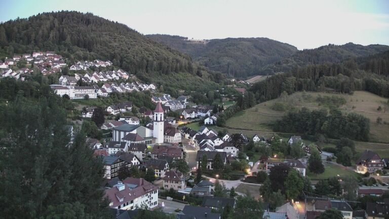 Dieses Bild zeigt eine Webcam-Aufnahme von Ottenhöfen, aufgenommen am Freitag, den 10.07.2026 um 22:00 Uhr