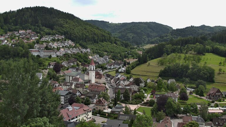 Dieses Bild zeigt eine Webcam-Aufnahme von Ottenhöfen, aufgenommen am Montag, den 08.06.2026 um 14:40 Uhr