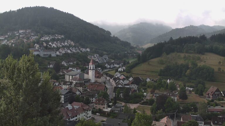 Dieses Bild zeigt eine Webcam-Aufnahme von Ottenhöfen, aufgenommen am Sonntag, den 19.07.2026 um 09:10 Uhr