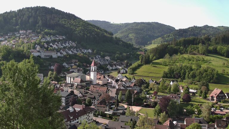 Dieses Bild zeigt eine Webcam-Aufnahme von Ottenhöfen, aufgenommen am Freitag, den 08.05.2026 um 09:00 Uhr