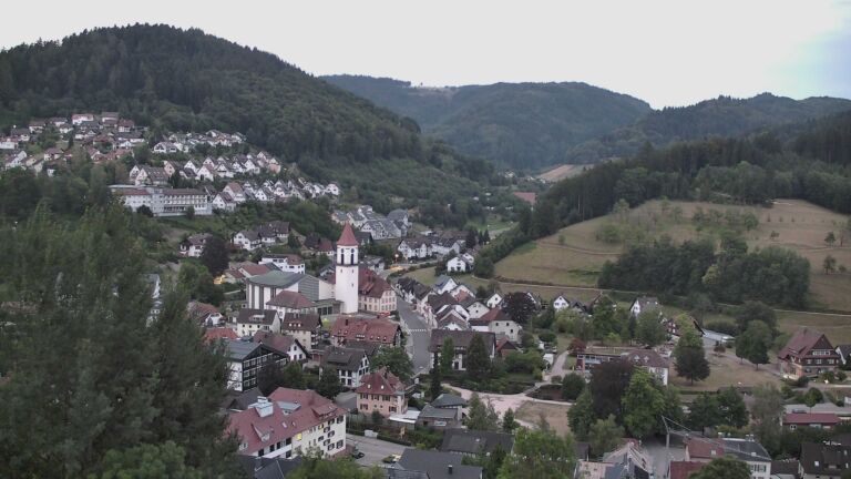 Dieses Bild zeigt eine Webcam-Aufnahme von Ottenhöfen, aufgenommen am Montag, den 03.08.2026 um 05:50 Uhr