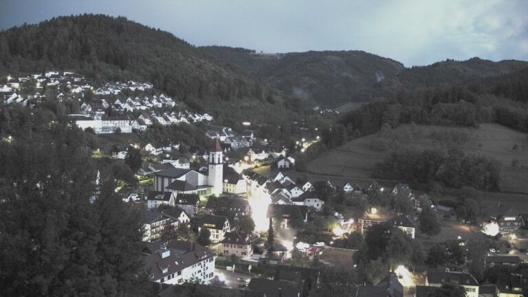 Dieses Bild zeigt eine Webcam-Aufnahme von Ottenhöfen, aufgenommen am Freitag, den 21.08.2026 um 21:00 Uhr