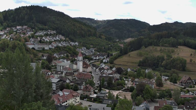 Dieses Bild zeigt eine Webcam-Aufnahme von Ottenhöfen, aufgenommen am Mittwoch, den 19.08.2026 um 12:20 Uhr