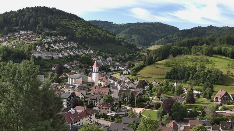 Dieses Bild zeigt eine Webcam-Aufnahme von Ottenhöfen, aufgenommen am Samstag, den 06.06.2026 um 08:50 Uhr