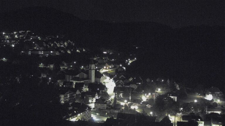 Dieses Bild zeigt eine Webcam-Aufnahme von Ottenhöfen, aufgenommen am Donnerstag, den 18.06.2026 um 00:00 Uhr