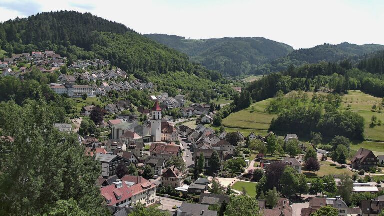 Dieses Bild zeigt eine Webcam-Aufnahme von Ottenhöfen, aufgenommen am Mittwoch, den 27.05.2026 um 14:20 Uhr