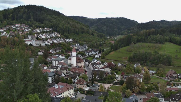Dieses Bild zeigt eine Webcam-Aufnahme von Ottenhöfen, aufgenommen am Freitag, den 23.10.2026 um 16:50 Uhr