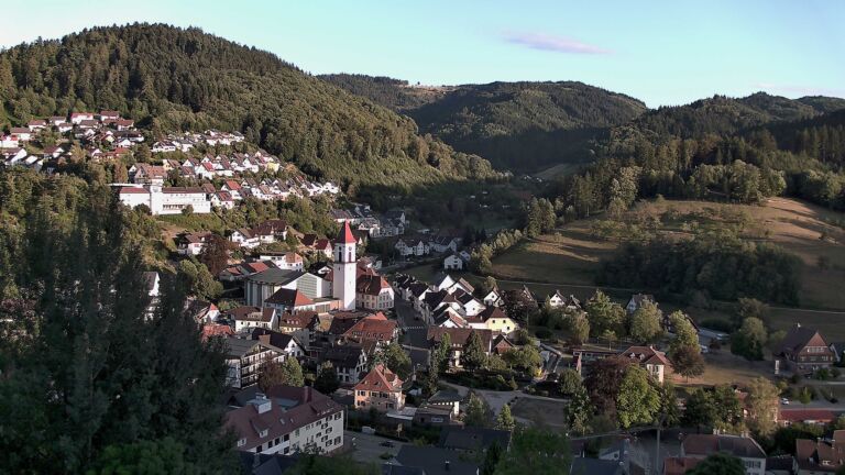 Dieses Bild zeigt eine Webcam-Aufnahme von Ottenhöfen, aufgenommen am Donnerstag, den 06.08.2026 um 20:00 Uhr