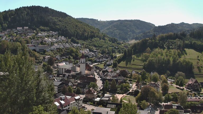 Dieses Bild zeigt eine Webcam-Aufnahme von Ottenhöfen, aufgenommen am Samstag, den 26.09.2026 um 13:00 Uhr