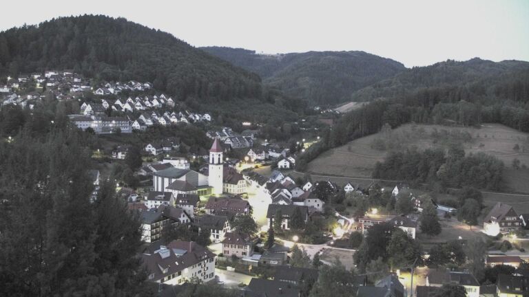 Dieses Bild zeigt eine Webcam-Aufnahme von Ottenhöfen, aufgenommen am Sonntag, den 09.08.2026 um 05:30 Uhr