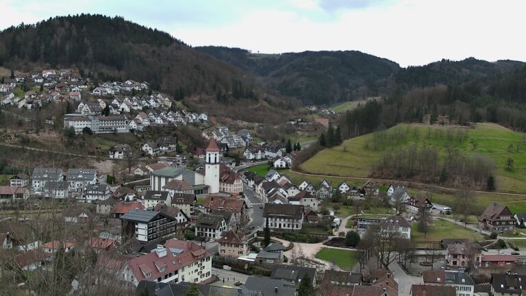 Dieses Bild zeigt eine Webcam-Aufnahme von Ottenhöfen, aufgenommen am Samstag, den 28.02.2026 um 17:00 Uhr