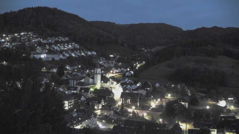 Dieses Bild zeigt eine Webcam-Aufnahme von Ottenhöfen, aufgenommen am Montag, den 15.06.2026 um 22:30 Uhr