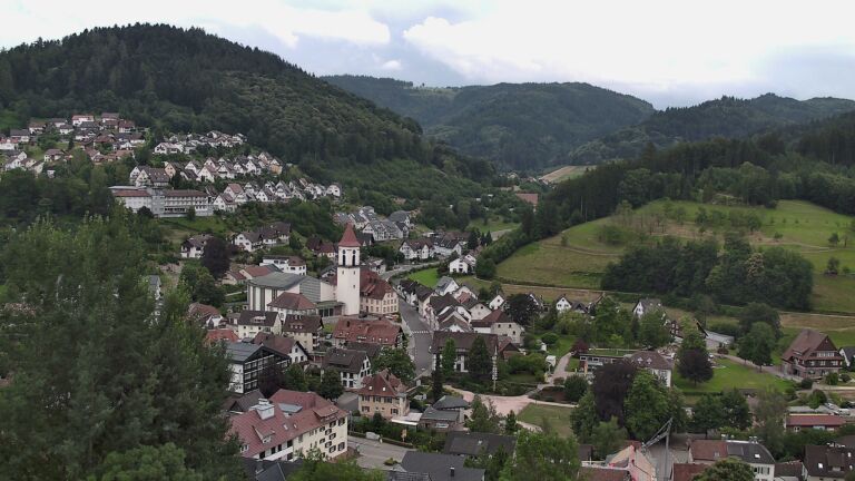 Dieses Bild zeigt eine Webcam-Aufnahme von Ottenhöfen, aufgenommen am Dienstag, den 30.06.2026 um 19:40 Uhr