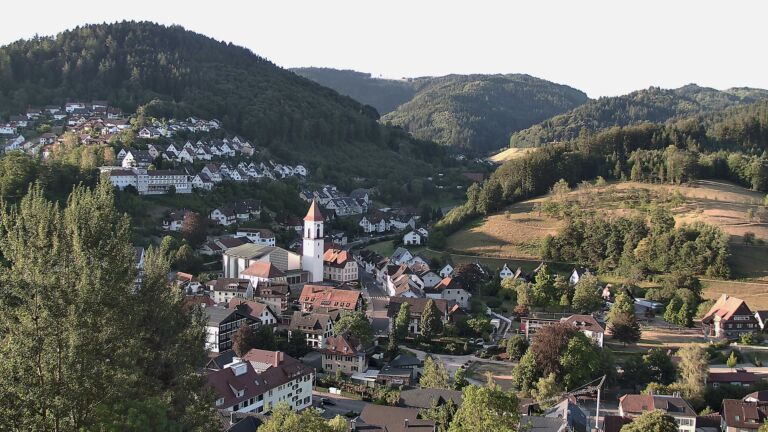 Dieses Bild zeigt eine Webcam-Aufnahme von Ottenhöfen, aufgenommen am Samstag, den 08.08.2026 um 07:30 Uhr