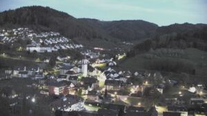 Dieses Bild zeigt eine Webcam-Aufnahme von Ottenhöfen, aufgenommen am Freitag, den 17.04.2026 um 21:00 Uhr