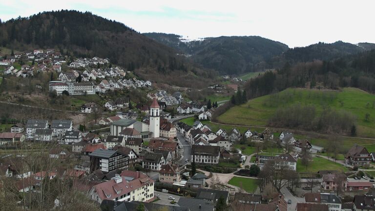 Dieses Bild zeigt eine Webcam-Aufnahme von Ottenhöfen, aufgenommen am Sonntag, den 29.03.2026 um 17:30 Uhr