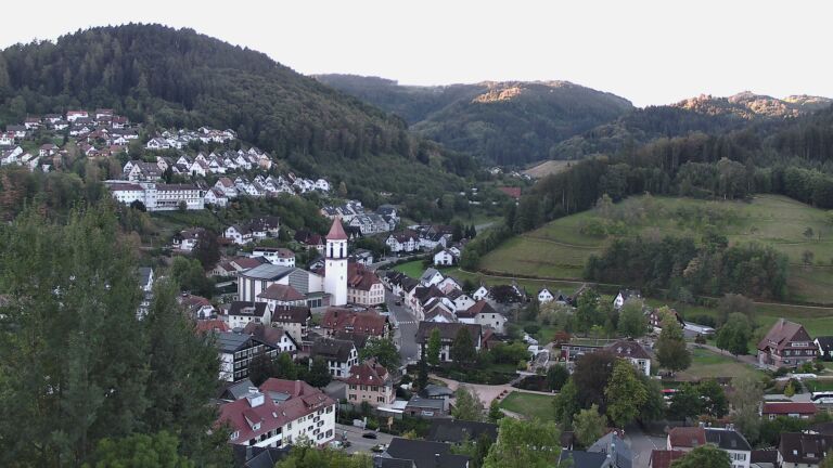 Dieses Bild zeigt eine Webcam-Aufnahme von Ottenhöfen, aufgenommen am Dienstag, den 15.09.2026 um 07:40 Uhr