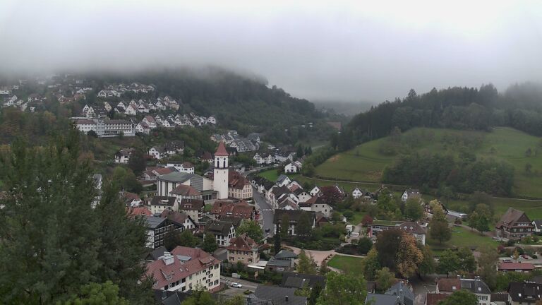 Dieses Bild zeigt eine Webcam-Aufnahme von Ottenhöfen, aufgenommen am Sonntag, den 18.10.2026 um 11:00 Uhr