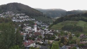 Dieses Bild zeigt eine Webcam-Aufnahme von Ottenhöfen, aufgenommen am Freitag, den 16.10.2026 um 08:30 Uhr