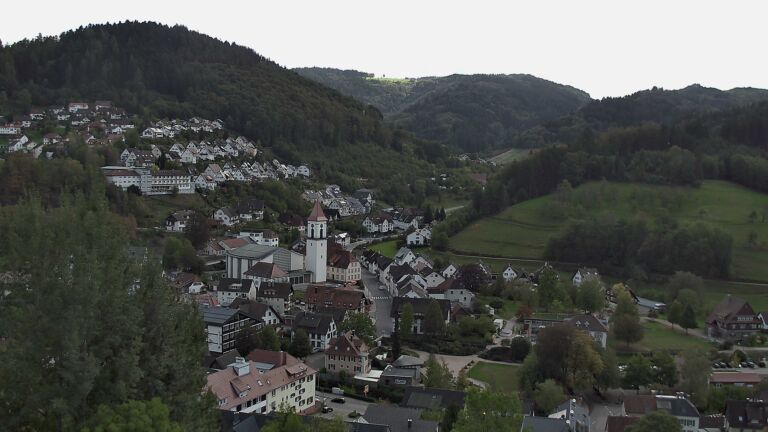 Dieses Bild zeigt eine Webcam-Aufnahme von Ottenhöfen, aufgenommen am Samstag, den 10.10.2026 um 14:10 Uhr