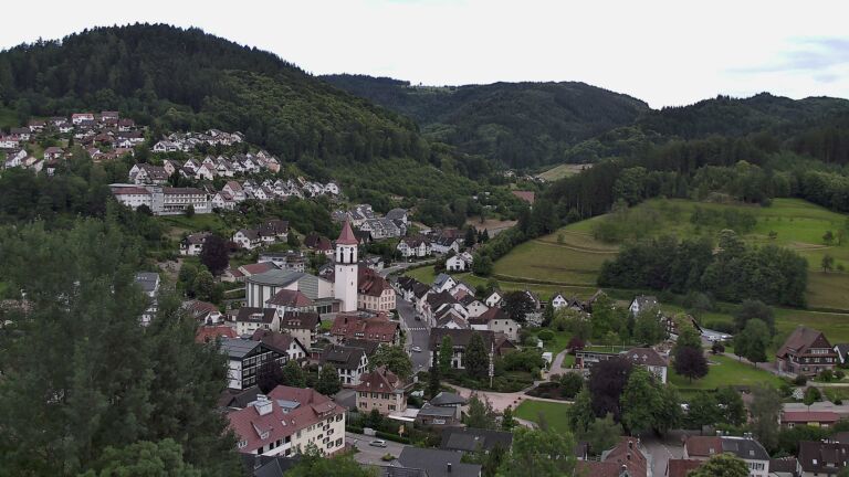 Dieses Bild zeigt eine Webcam-Aufnahme von Ottenhöfen, aufgenommen am Mittwoch, den 10.06.2026 um 18:50 Uhr