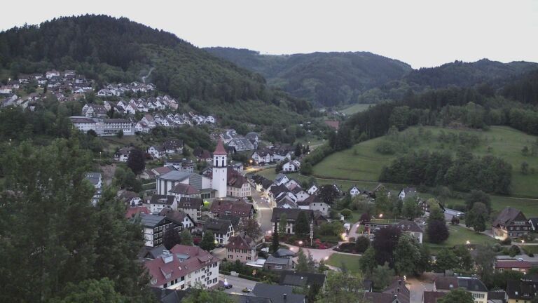 Dieses Bild zeigt eine Webcam-Aufnahme von Ottenhöfen, aufgenommen am Mittwoch, den 13.05.2026 um 05:30 Uhr