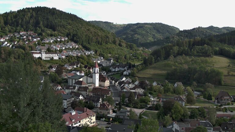 Dieses Bild zeigt eine Webcam-Aufnahme von Ottenhöfen, aufgenommen am Montag, den 07.09.2026 um 18:00 Uhr