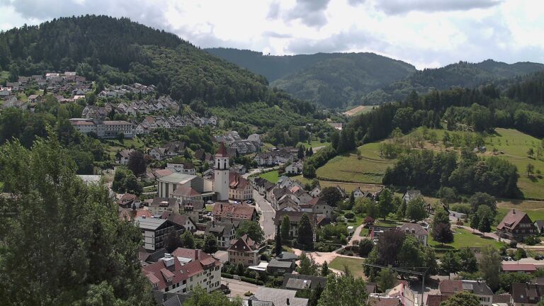 Dieses Bild zeigt eine Webcam-Aufnahme von Ottenhöfen, aufgenommen am Dienstag, den 30.06.2026 um 12:30 Uhr
