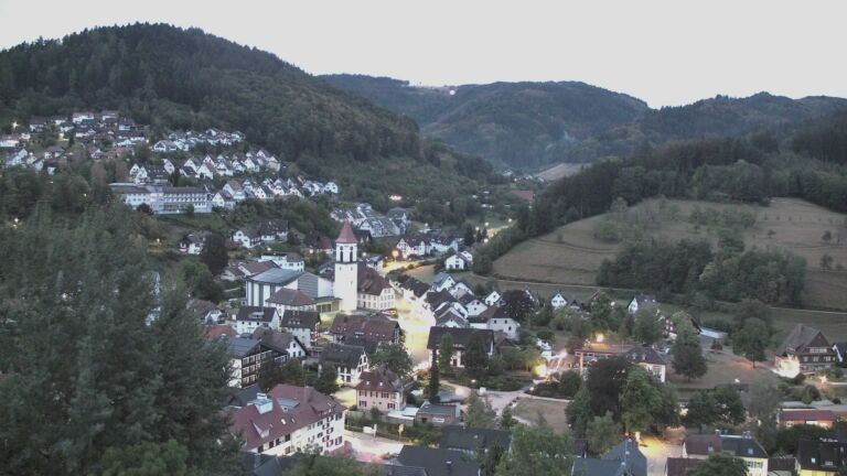 Dieses Bild zeigt eine Webcam-Aufnahme von Ottenhöfen, aufgenommen am Samstag, den 22.08.2026 um 06:00 Uhr