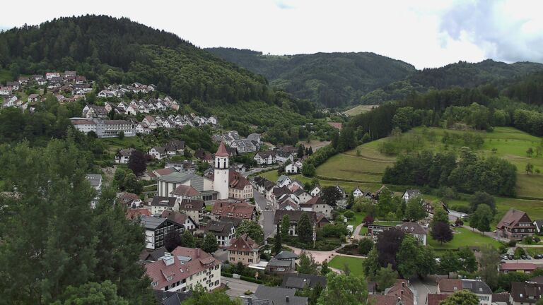 Dieses Bild zeigt eine Webcam-Aufnahme von Ottenhöfen, aufgenommen am Mittwoch, den 10.06.2026 um 10:50 Uhr