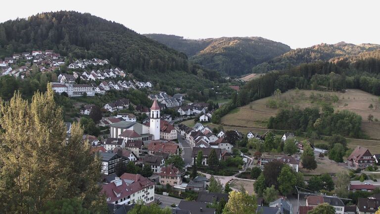 Dieses Bild zeigt eine Webcam-Aufnahme von Ottenhöfen, aufgenommen am Mittwoch, den 12.08.2026 um 07:10 Uhr