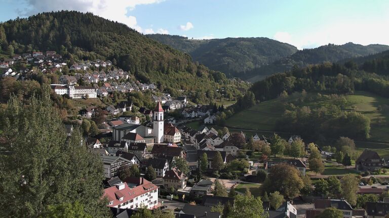 Dieses Bild zeigt eine Webcam-Aufnahme von Ottenhöfen, aufgenommen am Dienstag, den 06.10.2026 um 16:50 Uhr