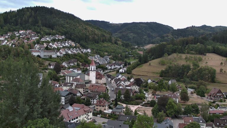 Dieses Bild zeigt eine Webcam-Aufnahme von Ottenhöfen, aufgenommen am Donnerstag, den 20.08.2026 um 07:30 Uhr
