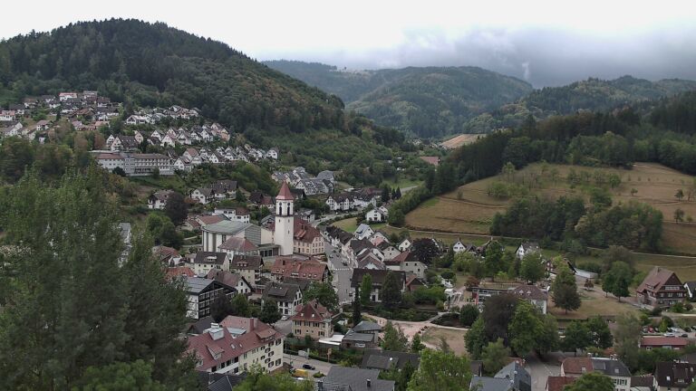 Dieses Bild zeigt eine Webcam-Aufnahme von Ottenhöfen, aufgenommen am Samstag, den 22.08.2026 um 10:50 Uhr