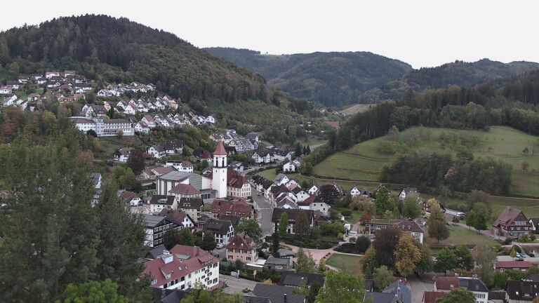 Dieses Bild zeigt eine Webcam-Aufnahme von Ottenhöfen, aufgenommen am Samstag, den 03.10.2026 um 07:50 Uhr