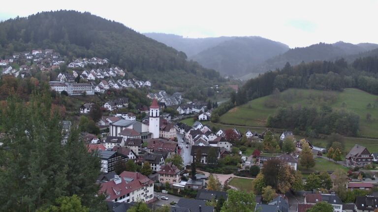 Dieses Bild zeigt eine Webcam-Aufnahme von Ottenhöfen, aufgenommen am Samstag, den 24.10.2026 um 17:40 Uhr