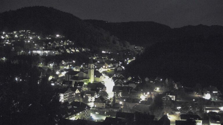 Dieses Bild zeigt eine Webcam-Aufnahme von Ottenhöfen, aufgenommen am Freitag, den 16.10.2026 um 19:40 Uhr