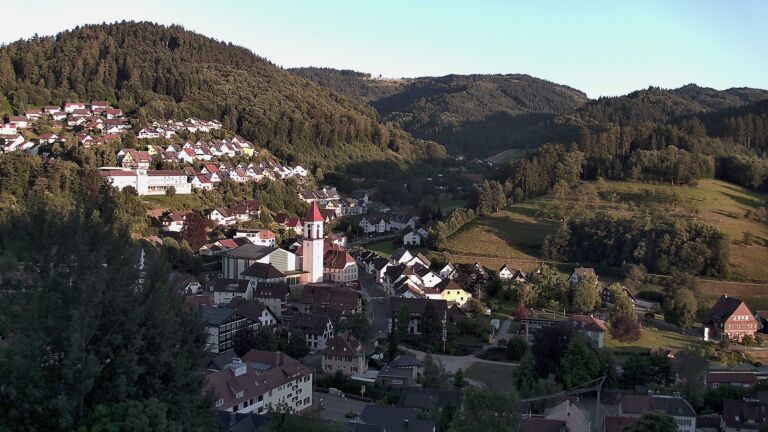 Dieses Bild zeigt eine Webcam-Aufnahme von Ottenhöfen, aufgenommen am Samstag, den 04.07.2026 um 20:40 Uhr
