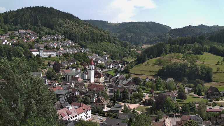 Dieses Bild zeigt eine Webcam-Aufnahme von Ottenhöfen, aufgenommen am Sonntag, den 28.06.2026 um 16:20 Uhr