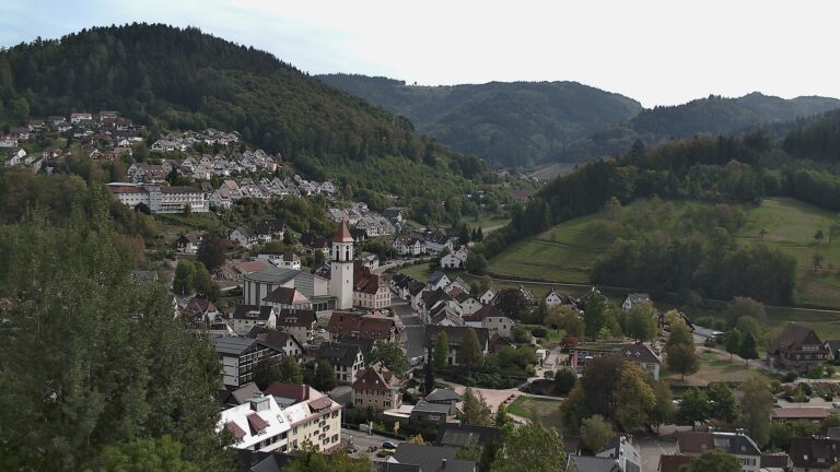 Dieses Bild zeigt eine Webcam-Aufnahme von Ottenhöfen, aufgenommen am Montag, den 28.09.2026 um 15:00 Uhr