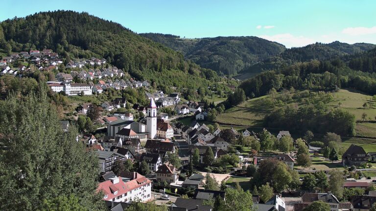 Dieses Bild zeigt eine Webcam-Aufnahme von Ottenhöfen, aufgenommen am Samstag, den 12.09.2026 um 16:40 Uhr