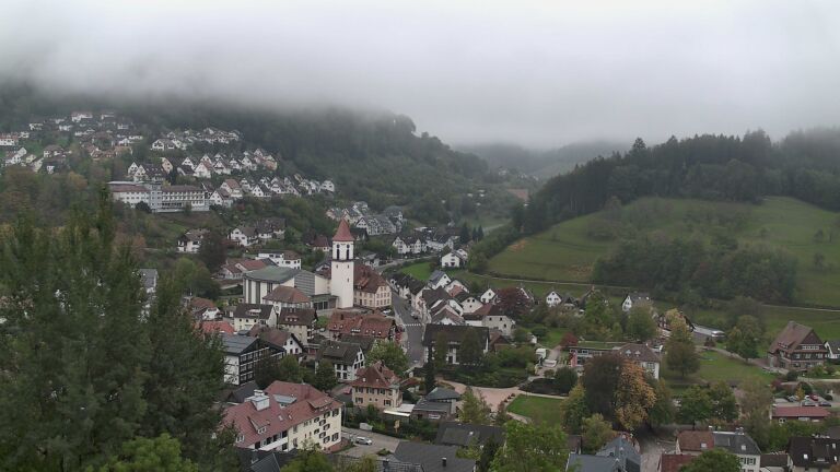 Dieses Bild zeigt eine Webcam-Aufnahme von Ottenhöfen, aufgenommen am Sonntag, den 18.10.2026 um 12:20 Uhr