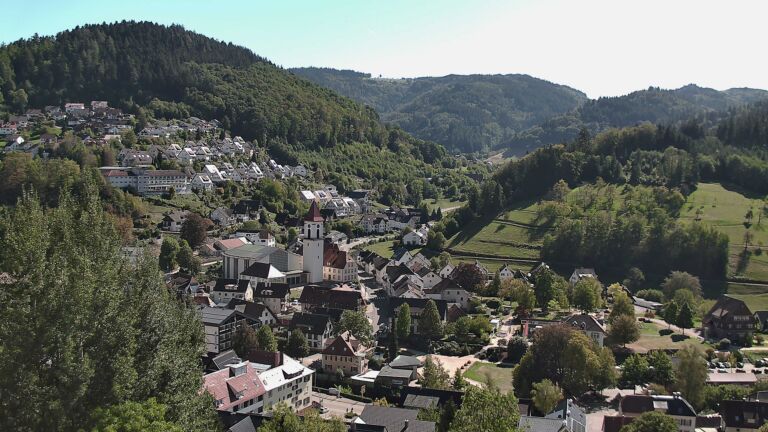 Dieses Bild zeigt eine Webcam-Aufnahme von Ottenhöfen, aufgenommen am Freitag, den 25.09.2026 um 14:10 Uhr