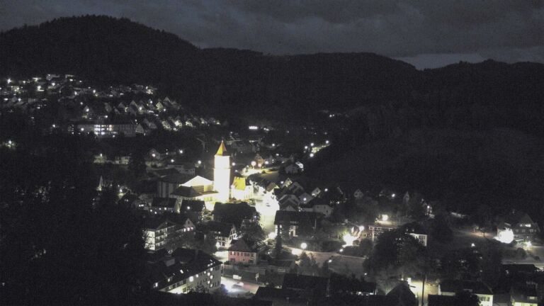 Dieses Bild zeigt eine Webcam-Aufnahme von Ottenhöfen, aufgenommen am Mittwoch, den 05.08.2026 um 22:00 Uhr